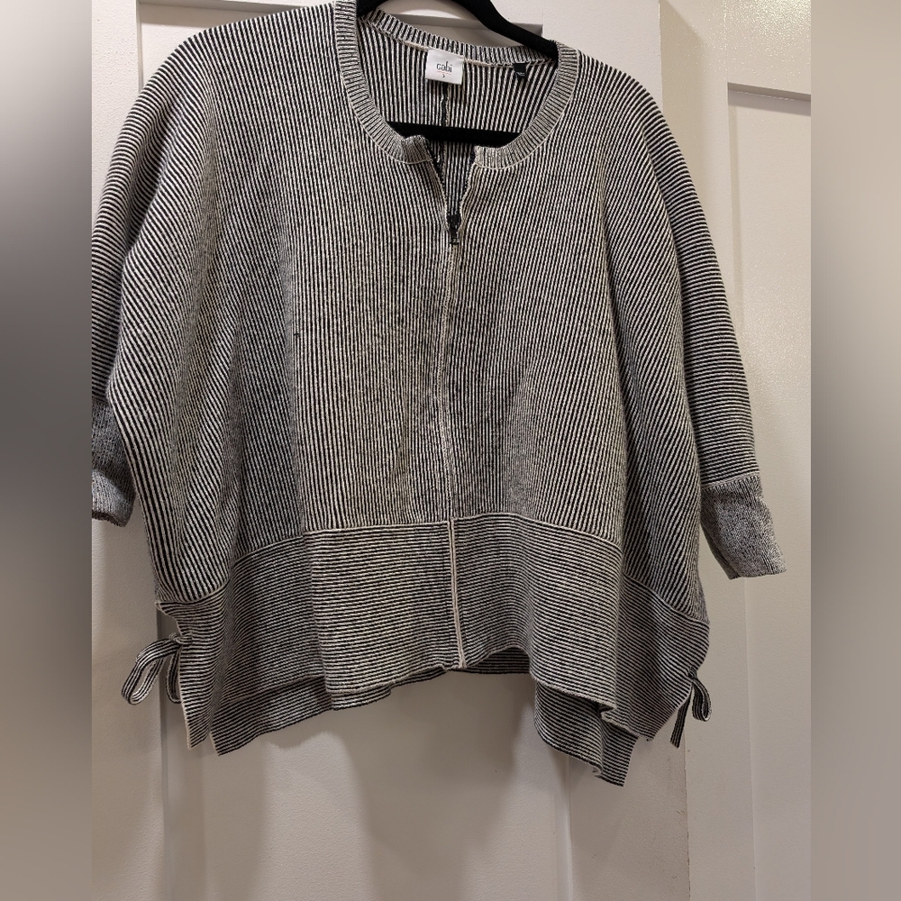 Cabi oversized boxy top / cardi in S.